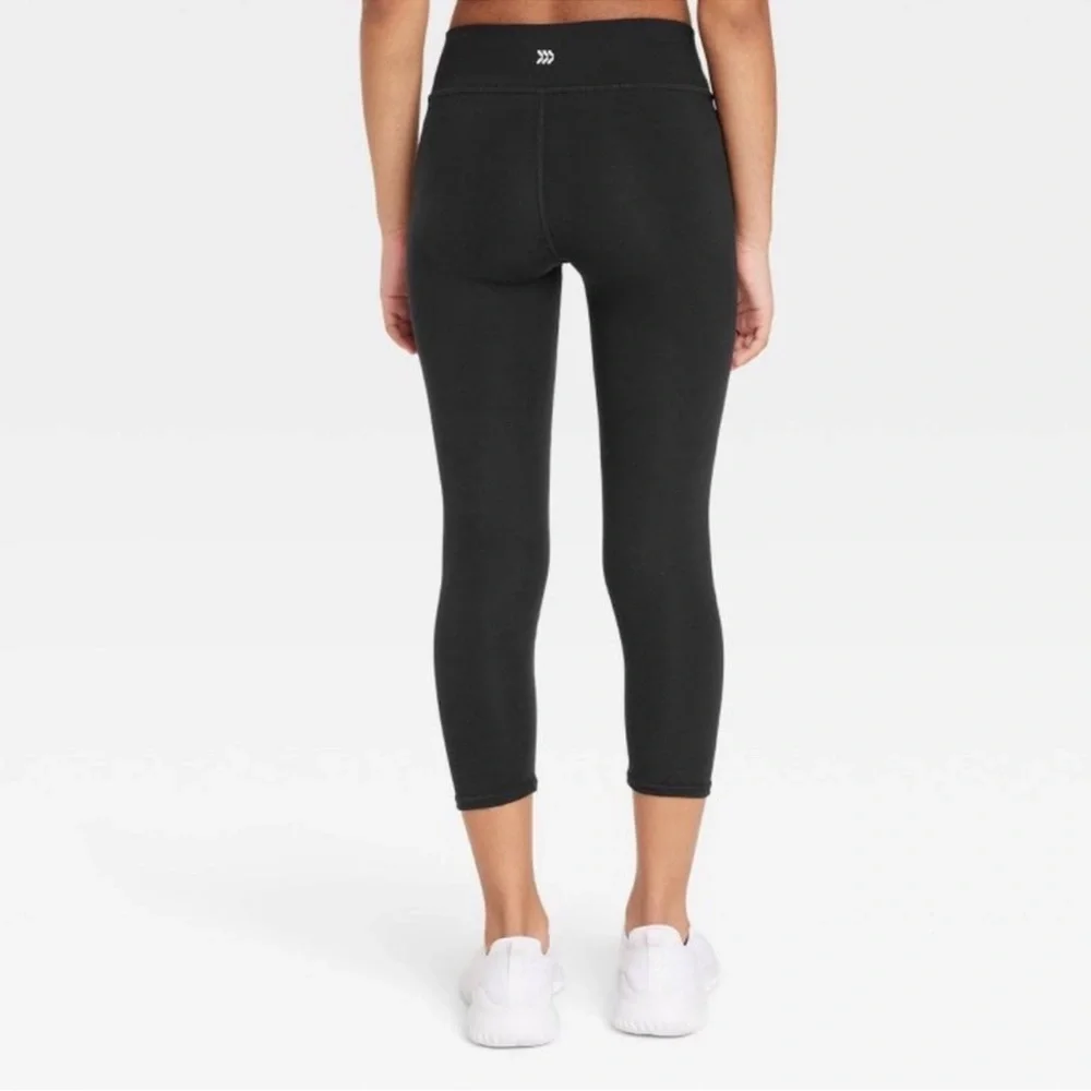 All in Motion Girls' Core Cropped Leggings - Black size XL (14). NWT